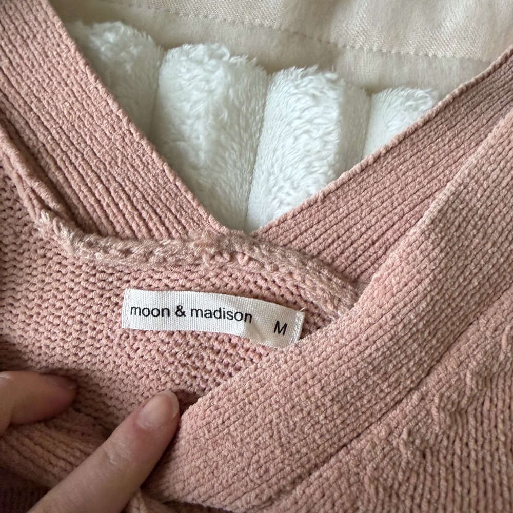 Moon and Maddison Blush Pink Cropped Knit Cardigan Sweater - Picture 4 of 5